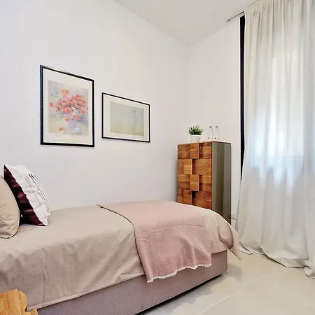 Altido Classy'n'classic Apartment Milan